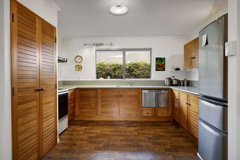 Photo of property in 40 Kapanui Road, Waikanae, 5036