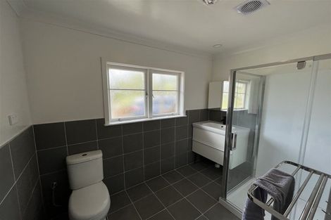 Photo of property in 2/2a Matipo Road, Te Atatu Peninsula, Auckland, 0610