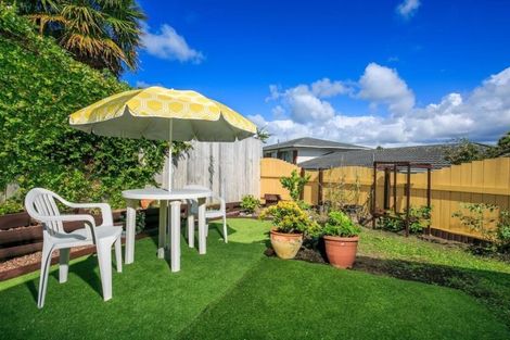 Photo of property in 1/9 Lancelot Place, Glenfield, Auckland, 0629