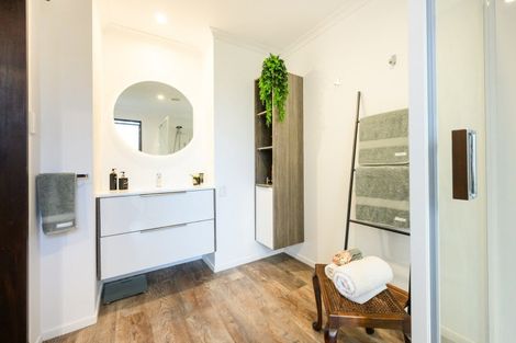 Photo of property in 19 Ashburn Lane, Awapuni, Palmerston North, 4412