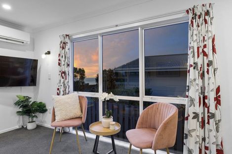 Photo of property in 8 Tikati View, Titahi Bay, Porirua, 5022