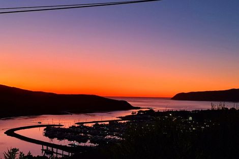 Photo of property in 41 Kiriwai Road, Paremata, Porirua, 5024