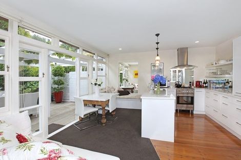 Photo of property in 1/1 Saratoga Avenue, Herne Bay, Auckland, 1011