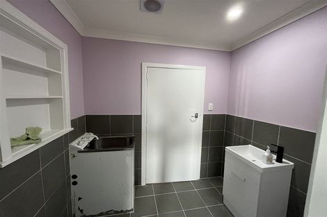 Photo of property in 2/2a Matipo Road, Te Atatu Peninsula, Auckland, 0610