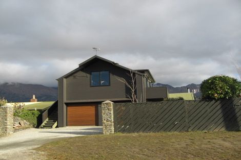 Photo of property in 42 Manuka Crescent, Wanaka, 9305
