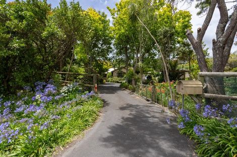 Photo of property in 1688 South Head Road, South Head, Helensville, 0874