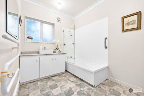 Photo of property in 11c Saint Johns Way, Normandale, Lower Hutt, 5010