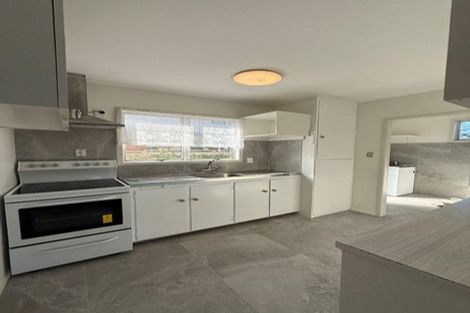 Photo of property in 51 Sturges Road, Henderson, Auckland, 0612