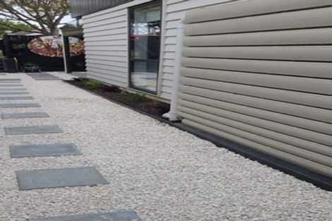 Photo of property in 1/60 Hepburn Road, Glendene, Auckland, 0602