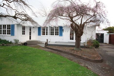 Photo of property in 24 Surrey Crescent, Hokowhitu, Palmerston North, 4410