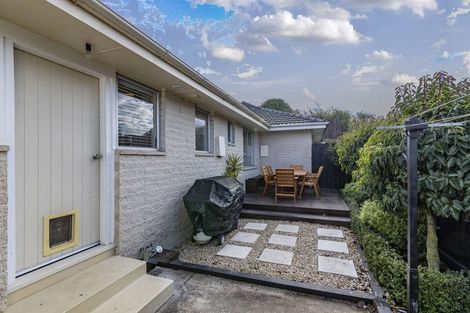 Photo of property in 2/500 Harewood Road, Harewood, Christchurch, 8051