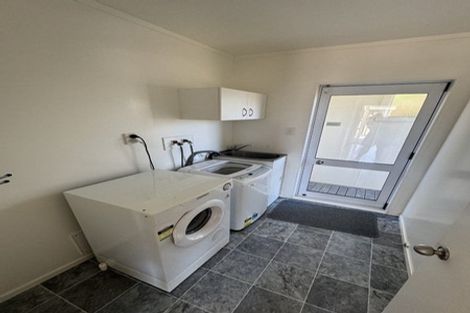 Photo of property in 72 Queens Road, Waikanae Beach, Waikanae, 5036