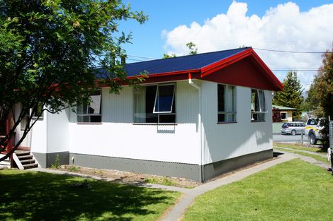 Photo of property in 16 Rata Road, Twizel, 7901