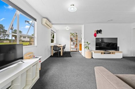 Photo of property in 14 Shearwater Street, One Tree Point, 0118