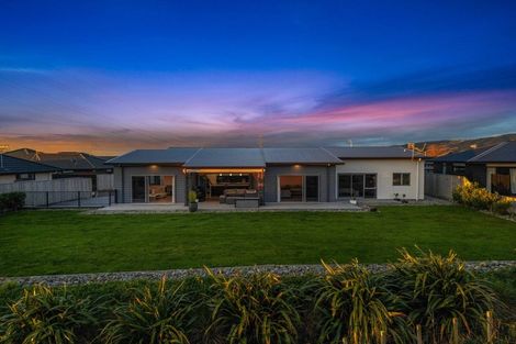 Photo of property in 22 Cyprus Place, Fitzherbert, Palmerston North, 4410