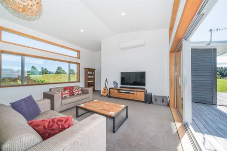 Photo of property in 8 Ridgeview Road, Aokautere, Palmerston North, 4471