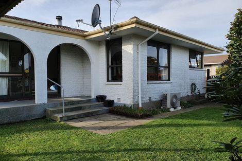 Photo of property in 2/12 Camrose Place, Ilam, Christchurch, 8041