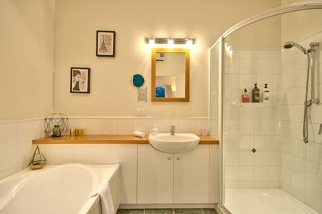 Photo of property in 6 Matau Place, Fernhill, Queenstown, 9300