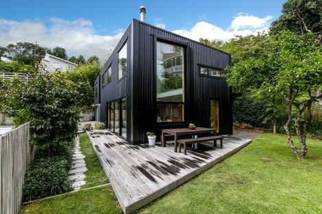 Photo of property in 76 Cutfield Road, New Plymouth, 4310
