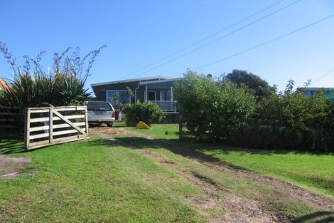 Photo of property in 28 Victoria Road South, Devonport, Waiheke Island, 0624
