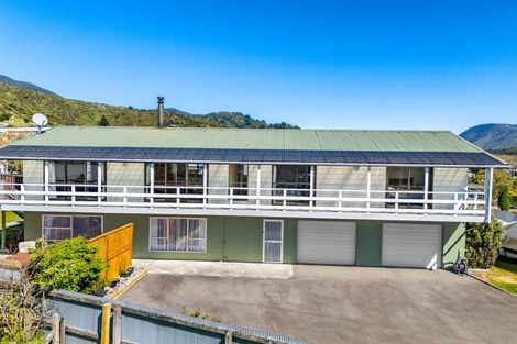 Photo of property in 296 Waikawa Road, Waikawa, Picton, 7220