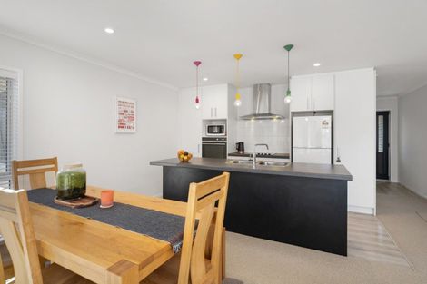 Photo of property in 43a Puhirake Crescent, Pyes Pa, Tauranga, 3112