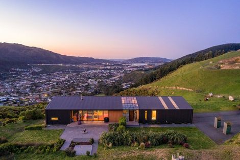 Photo of property in 153 Bing Lucas Drive, Tawa, Wellington, 5028