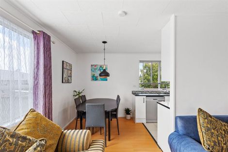 Photo of property in 2/146a Don Buck Road, Massey, Auckland, 0614