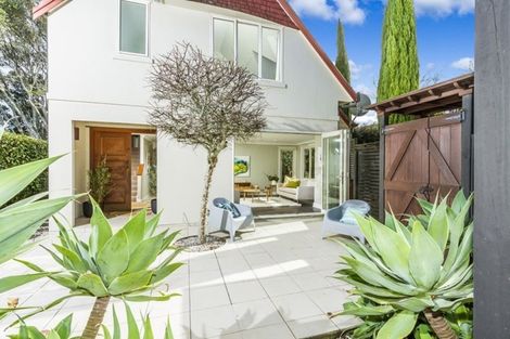 Photo of property in 72b Parr Terrace, Castor Bay, Auckland, 0620