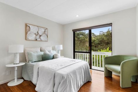 Photo of property in 112 Spinella Drive, Bayview, Auckland, 0629