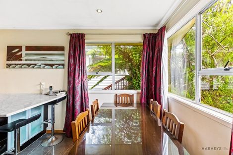 Photo of property in 30 Staincross Street, Green Bay, Auckland, 0604