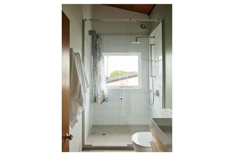 Photo of property in 76 Cannon Hill Crescent, Mount Pleasant, Christchurch, 8081