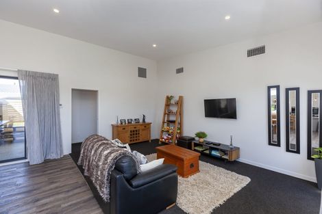 Photo of property in 45 Hudson Place, Paraparaumu, 5032