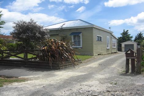 Photo of property in 6 Cambridge Street, Pahiatua, 4910