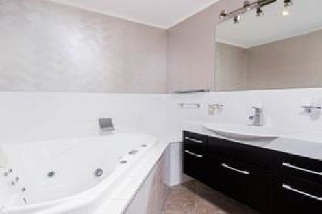 Photo of property in 8 Cherry Court, Wanaka, 9305