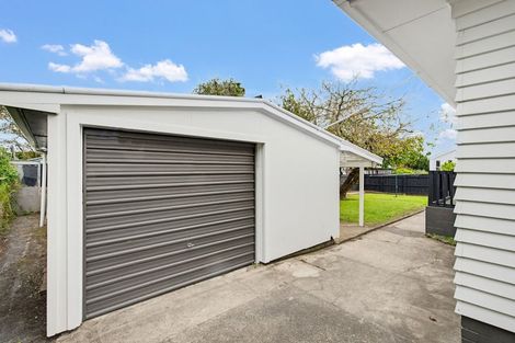 Photo of property in 4 Rathgar Road, Henderson, Auckland, 0610