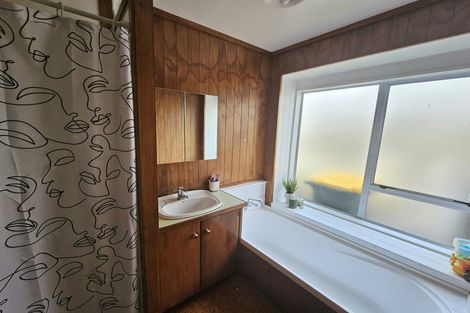 Photo of property in 10 Carlton Road, Pukekohe, 2120