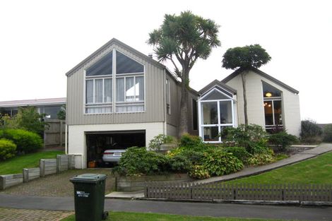 Photo of property in 19 Estuary Crescent, Fairfield, Dunedin, 9018