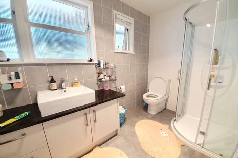 Photo of property in 1/24 Pigeon Mountain Road, Half Moon Bay, Auckland, 2012