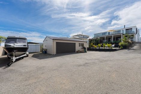 Photo of property in 8 Roore Street, Foxton Beach, Foxton, 4815