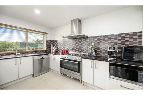 Photo of property in 10 Kipling Crescent, Owhata, Rotorua, 3010