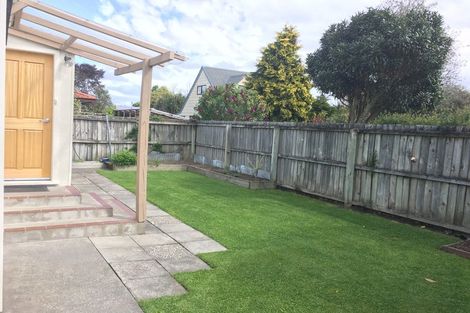 Photo of property in 2/16 Mulberry Place, Redwood, Christchurch, 8051