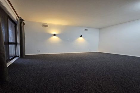 Photo of property in 14 Waimana Road, Conifer Grove, Takanini, 2112