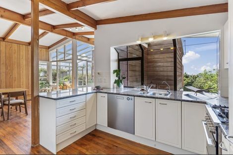 Photo of property in 69 Potter Avenue, Northcote, Auckland, 0627