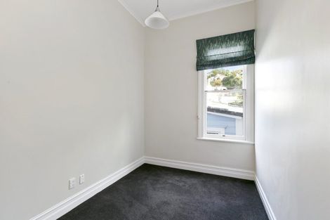 Photo of property in 32 Rolleston Street, Mount Cook, Wellington, 6021