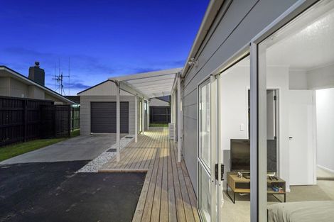 Photo of property in 8 Mardi Place, Mount Maunganui, 3116