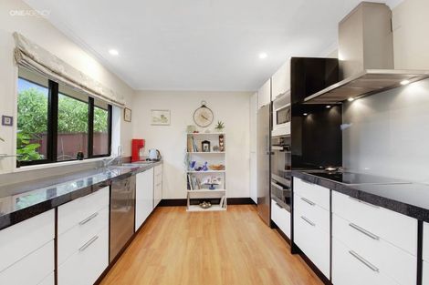 Photo of property in 2/156 Blighs Road, Strowan, Christchurch, 8052