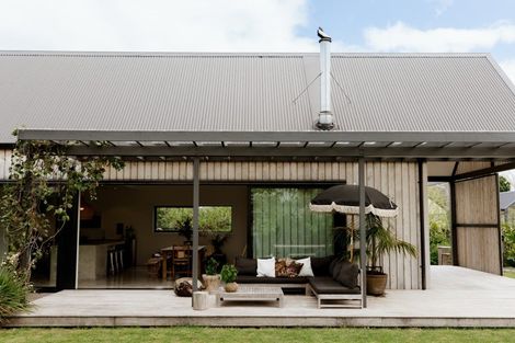 Photo of property in 16 Shearwater Lane, Point Wells, 0986