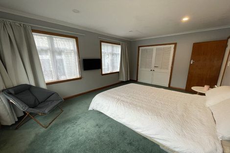 Photo of property in 12 Bristol Street, Island Bay, Wellington, 6023