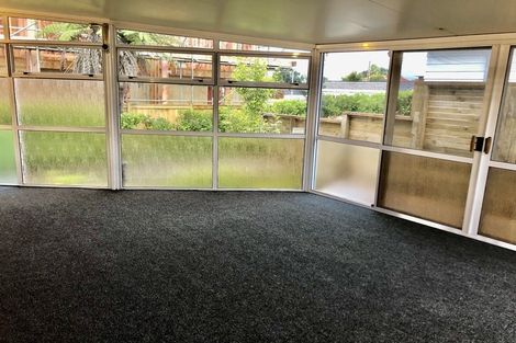 Photo of property in 101 Flanshaw Road, Te Atatu South, Auckland, 0610